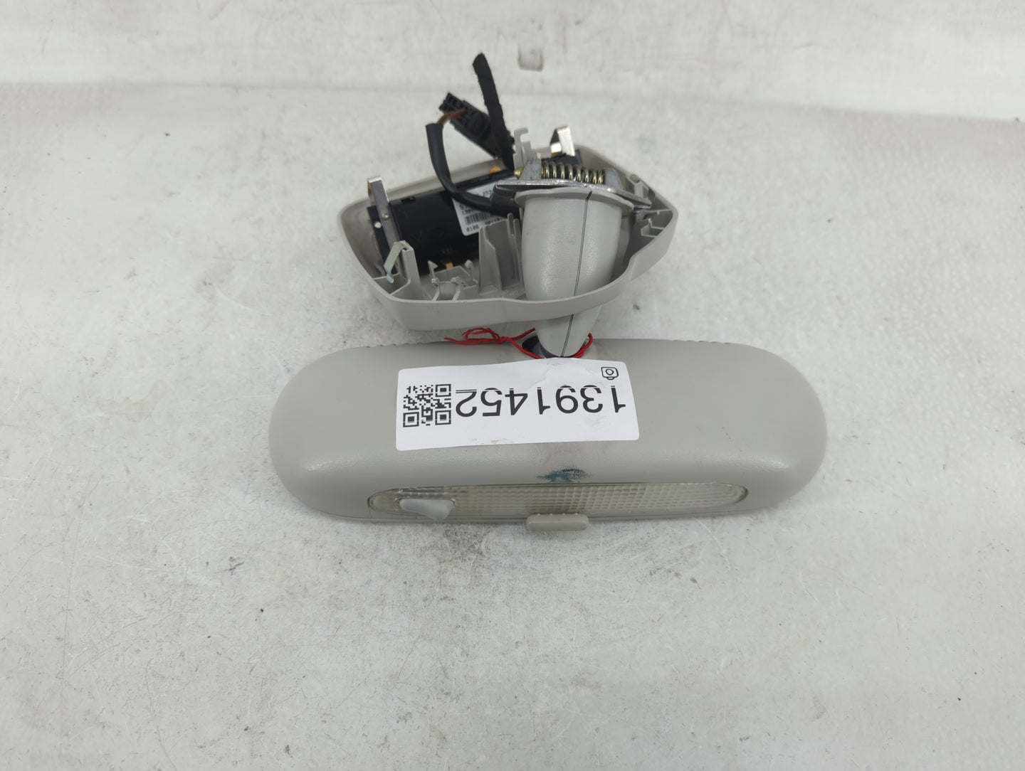 2006-2010 Volkswagen Beetle Interior Rear View Mirror Replacement OEM Fits Fits 2006 2007 2008 2009 2010 OEM Used Auto Parts