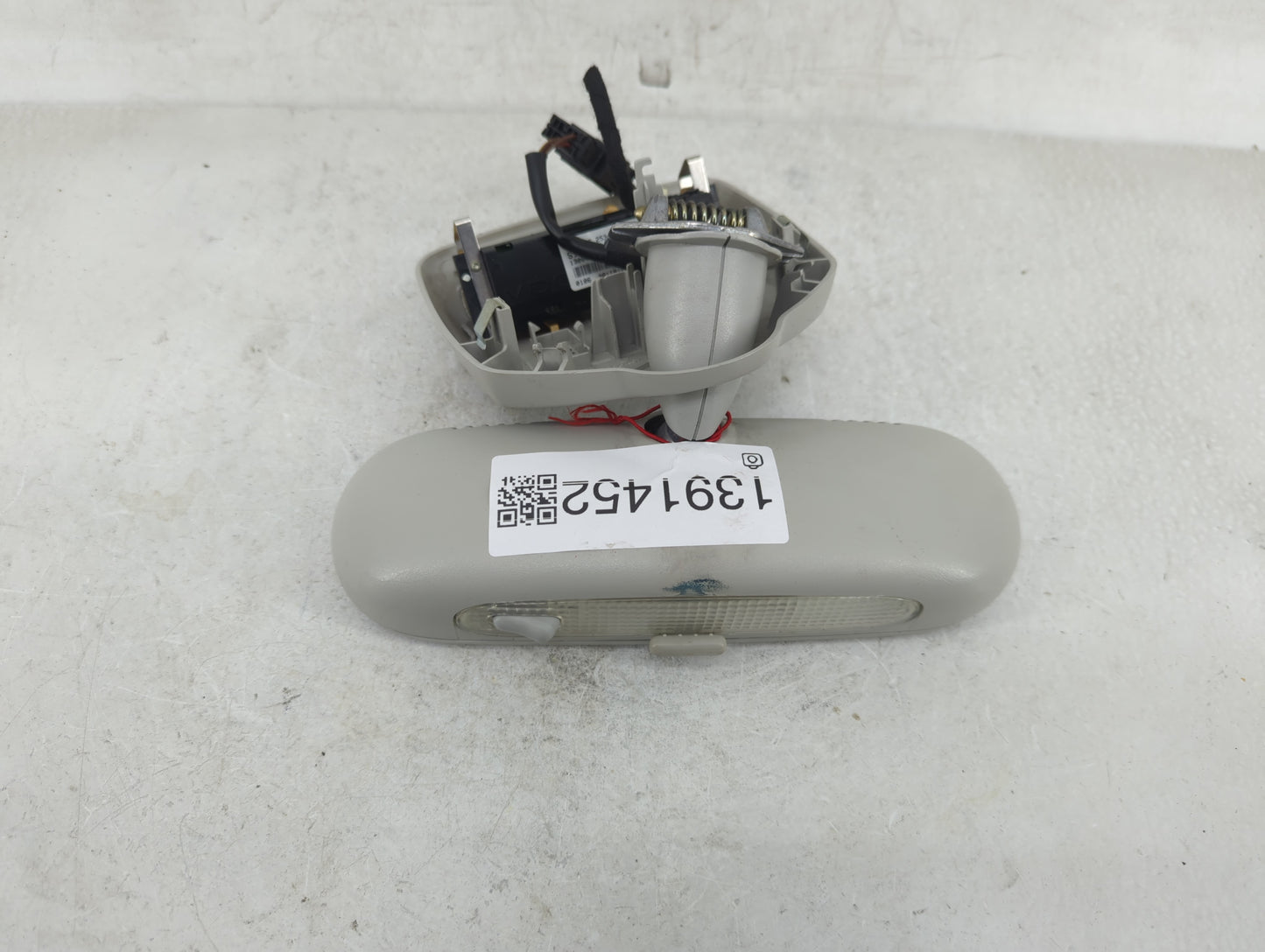 2006-2010 Volkswagen Beetle Interior Rear View Mirror Replacement OEM Fits Fits 2006 2007 2008 2009 2010 OEM Used Auto Parts
