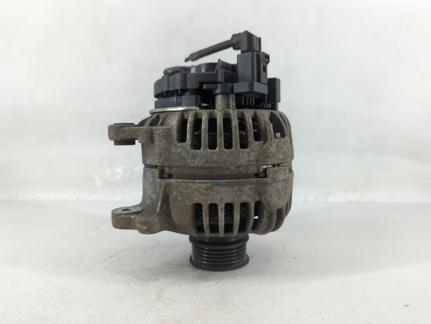 1998-2009 Volkswagen Beetle Alternator Replacement Generator Charging Assembly Engine OEM P/N:07K 903 023 C Fits OEM Used Au