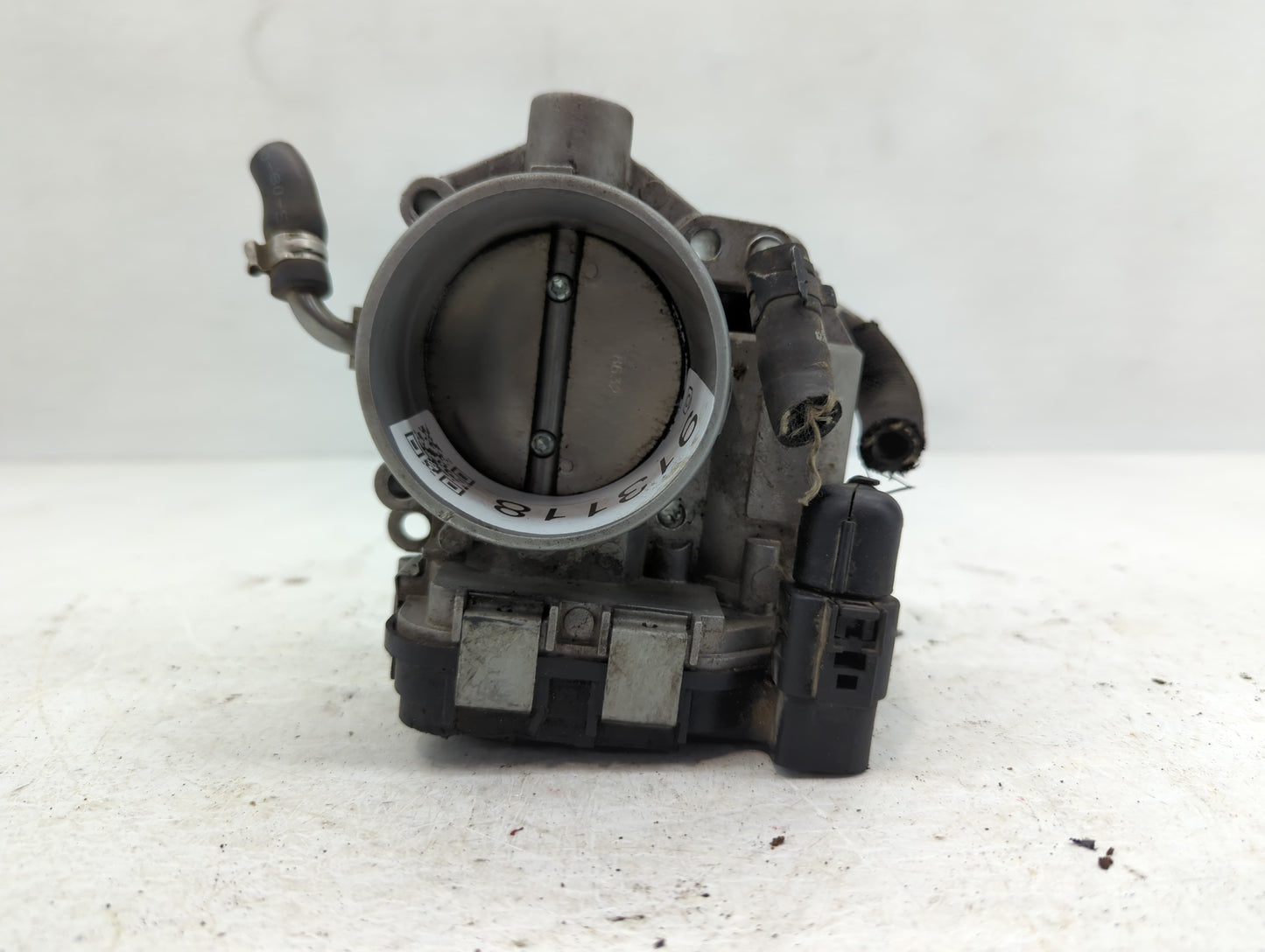 2006 Volkswagen Beetle Throttle Body P/N:07K 133 062 B Fits Fits 2005 OEM Used Auto Parts - Oemusedautoparts1.com