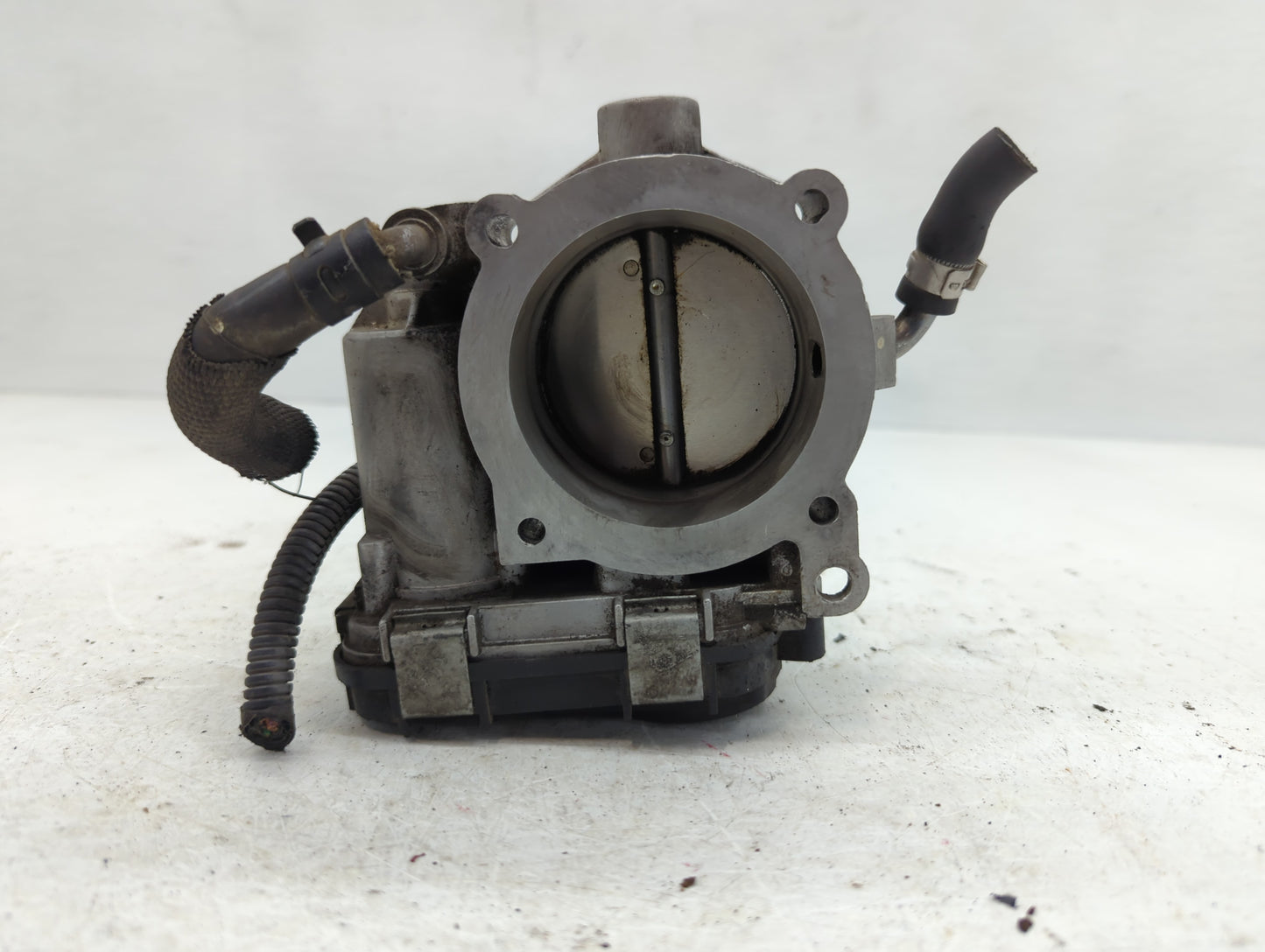 2006 Volkswagen Beetle Throttle Body P/N:07K 133 062 B Fits Fits 2005 OEM Used Auto Parts - Oemusedautoparts1.com