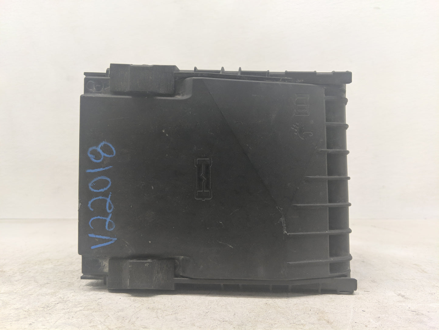 2000-2014 Volkswagen Golf Fusebox Fuse Box Panel Relay Module Fits OEM Used Auto Parts - Oemusedautoparts1.com