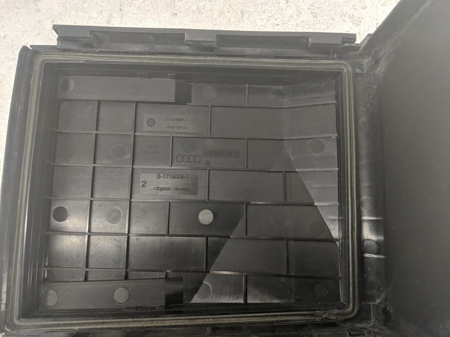 2000-2014 Volkswagen Golf Fusebox Fuse Box Panel Relay Module Fits OEM Used Auto Parts - Oemusedautoparts1.com