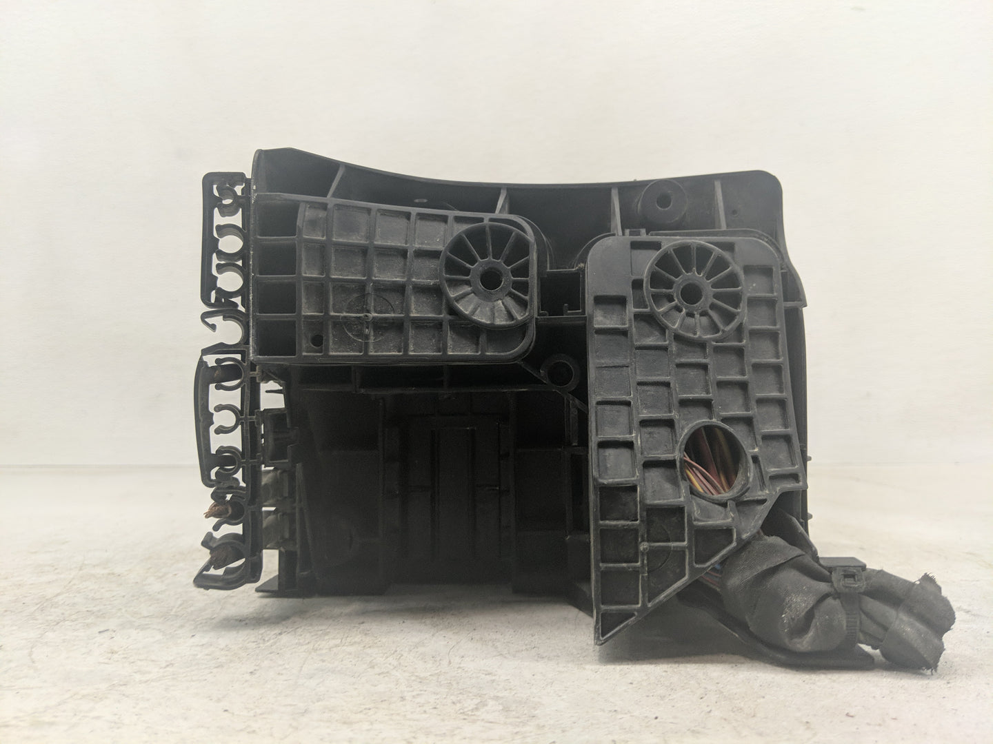 2000-2014 Volkswagen Golf Fusebox Fuse Box Panel Relay Module Fits OEM Used Auto Parts - Oemusedautoparts1.com