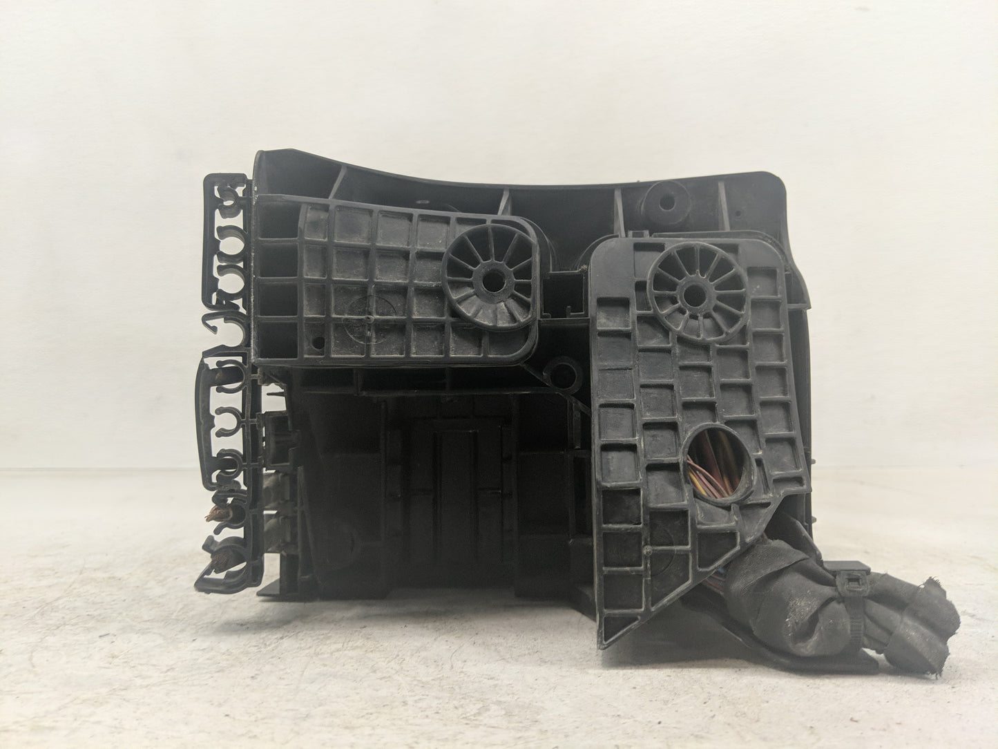 2000-2014 Volkswagen Golf Fusebox Fuse Box Panel Relay Module Fits OEM Used Auto Parts - Oemusedautoparts1.com