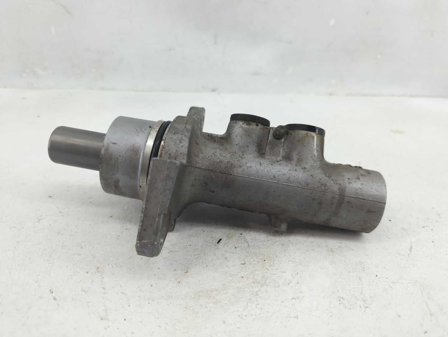 1999-2011 Volkswagen Golf Brake Master Cylinder - Oemusedautoparts1.com