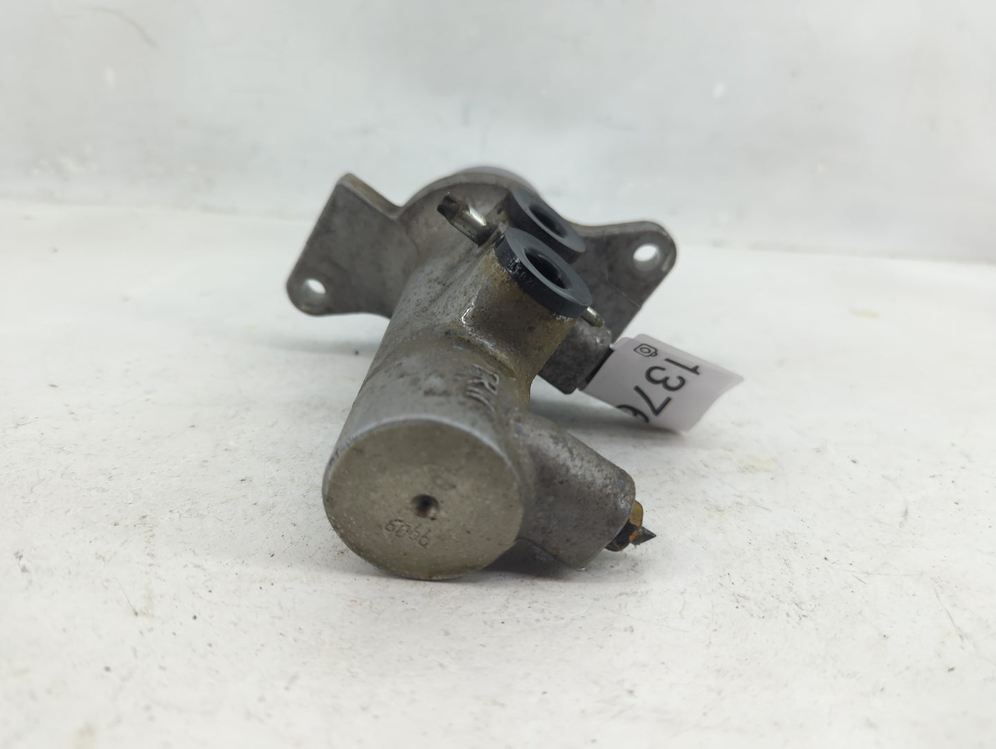 1999-2011 Volkswagen Golf Brake Master Cylinder - Oemusedautoparts1.com
