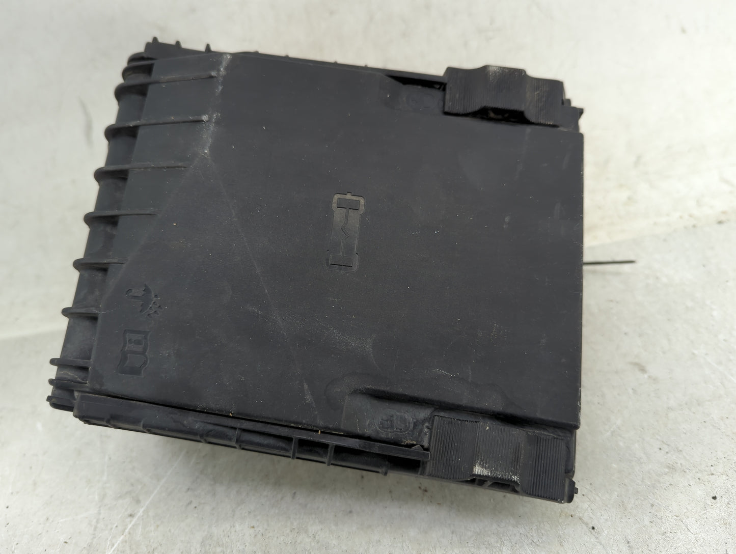 2000-2014 Volkswagen Golf Fusebox Fuse Box Panel Relay Module Fits OEM Used Auto Parts - Oemusedautoparts1.com
