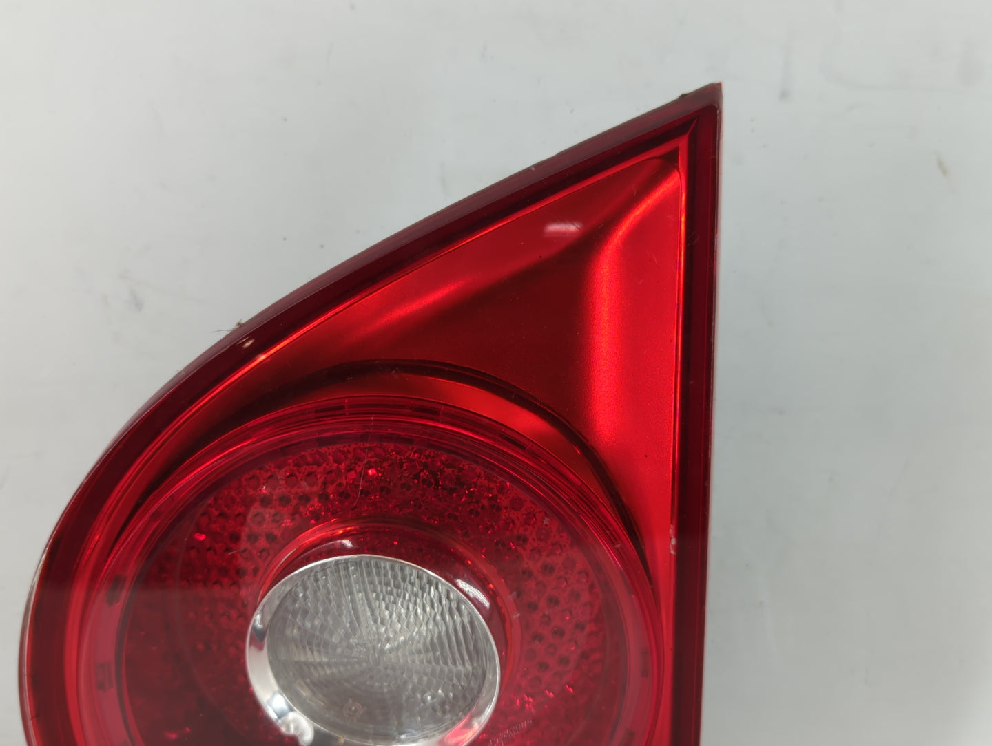 2006-2009 Volkswagen Gti Passenger Right Side Deck Lid Mounted Tail Light - Oemusedautoparts1.com