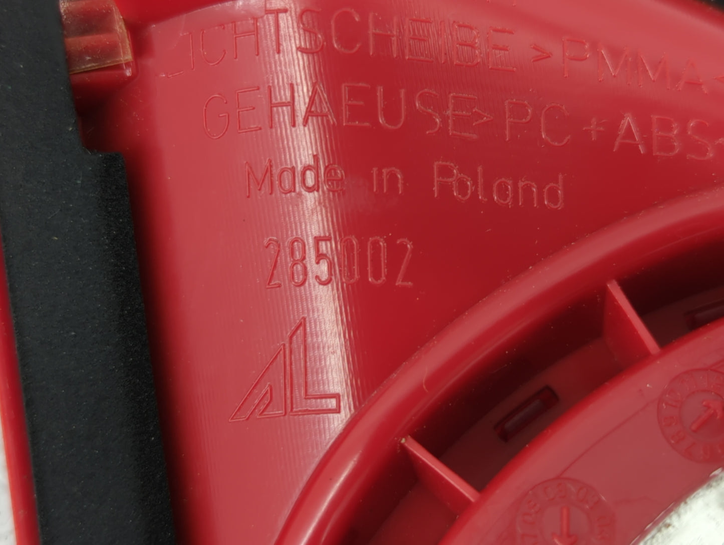 2006-2009 Volkswagen Gti Passenger Right Side Deck Lid Mounted Tail Light - Oemusedautoparts1.com