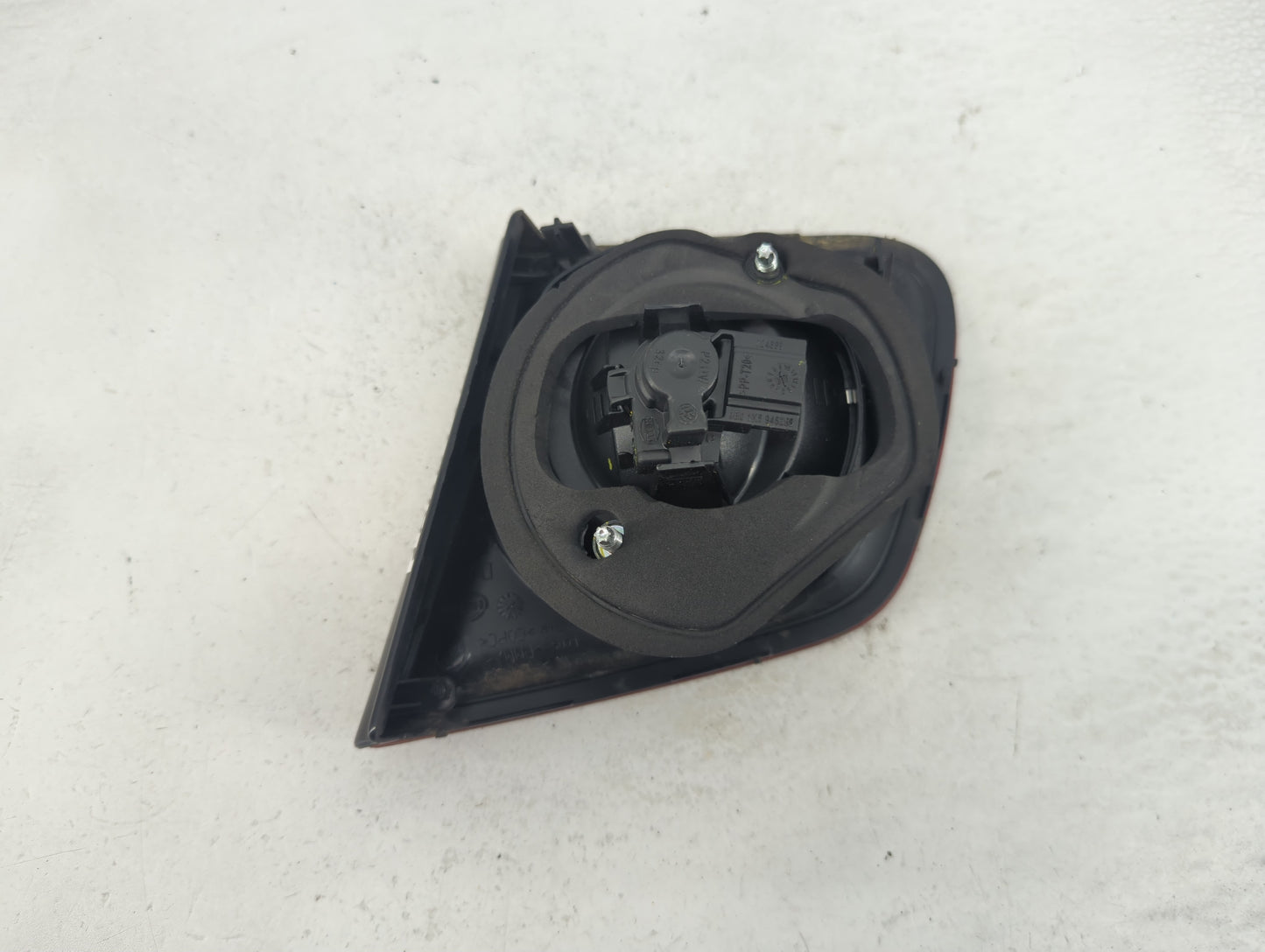 2005-2007 Volkswagen Jetta Tail Light Assembly Driver Left OEM P/N:1K5 945 093 K 1K5 945 095 J Fits Fits 2005 2006 2007 OEM 