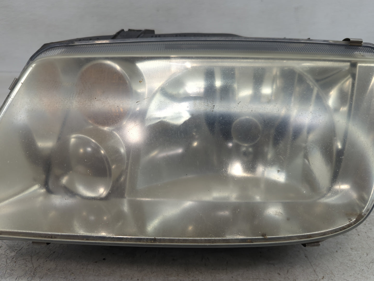2002-2006 Volkswagen Jetta Driver Left Oem Head Light Headlight Lamp - Oemusedautoparts1.com