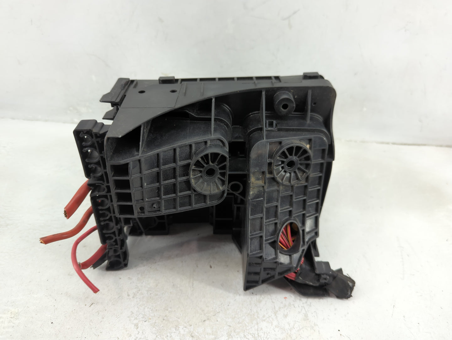 2005-2006 Volkswagen Jetta Fusebox Fuse Box Panel Relay Module P/N:1K0937125D Fits Fits 2005 2006 2007 OEM Used Auto Parts -