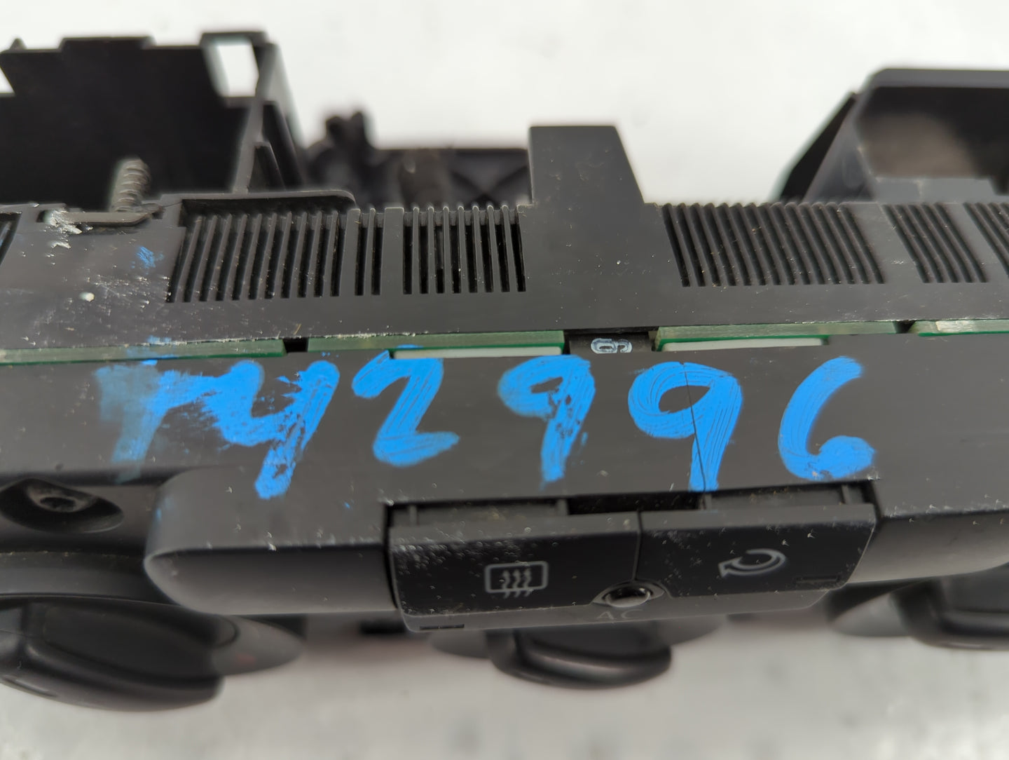 2005-2008 Volkswagen Jetta Climate Control Module Temperature AC/Heater Replacement Fits Fits 2005 2006 2007 2008 OEM Used A