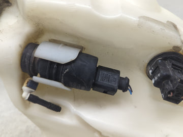 2000-2007 Volkswagen Jetta Windshield Washer Fluid Reservoir Bottle Oem 1499532