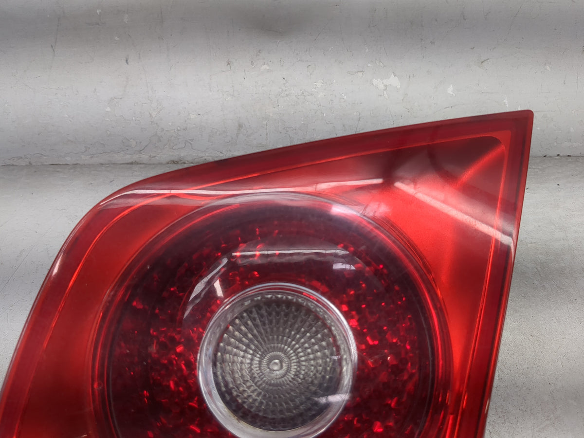 2005 Volkswagen Jetta Passenger Right Side Deck Lid Mounted Tail Light 1512542 - Oemusedautoparts1.com