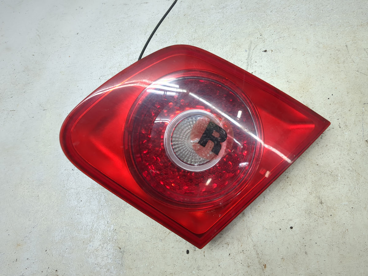 2005 Volkswagen Jetta Passenger Right Side Deck Lid Mounted Tail Light 1512688 - Oemusedautoparts1.com
