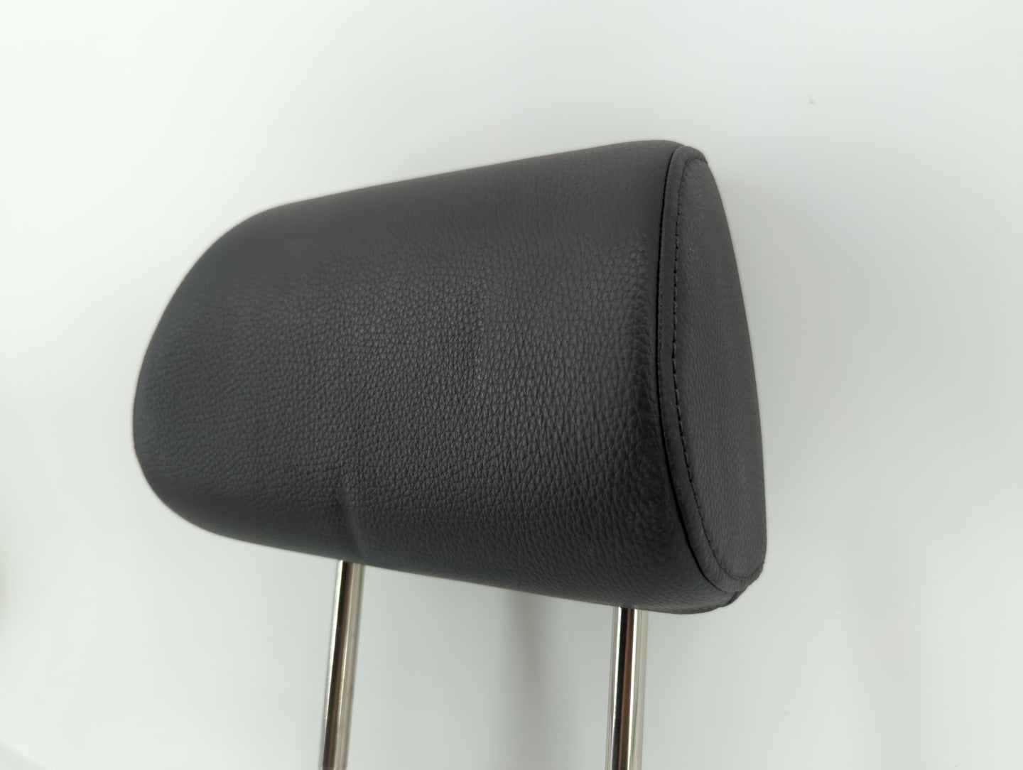 2005-2006 Volkswagen Jetta Headrest Head Rest Rear Seat Fits Fits 2005 2006 OEM Used Auto Parts - Oemusedautoparts1.com