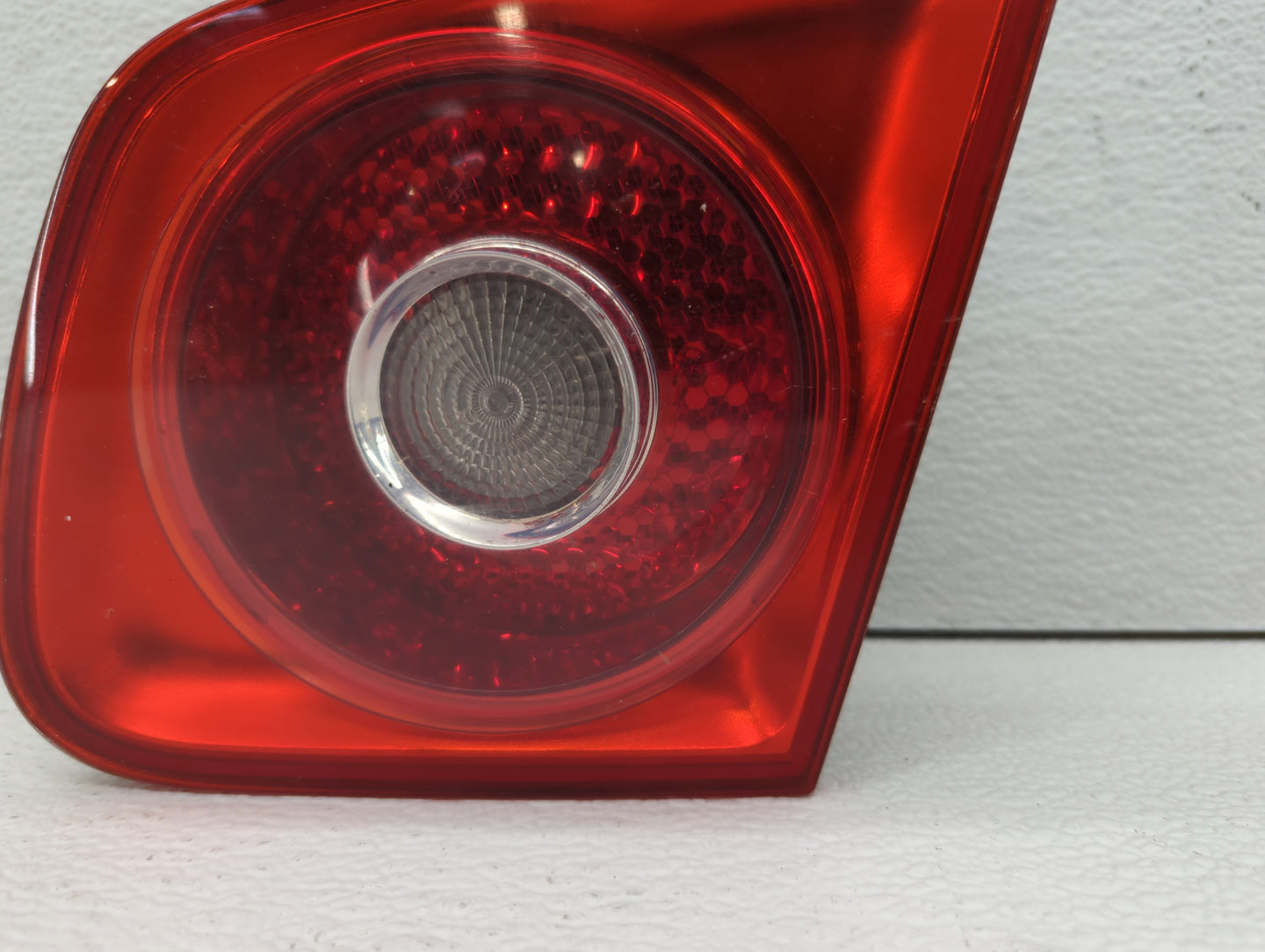 2005-2007 Volkswagen Jetta Tail Light Assembly Passenger Right OEM P/N:1K5 945 094J 1K5 945 096J Fits Fits 2005 2006 2007 OE