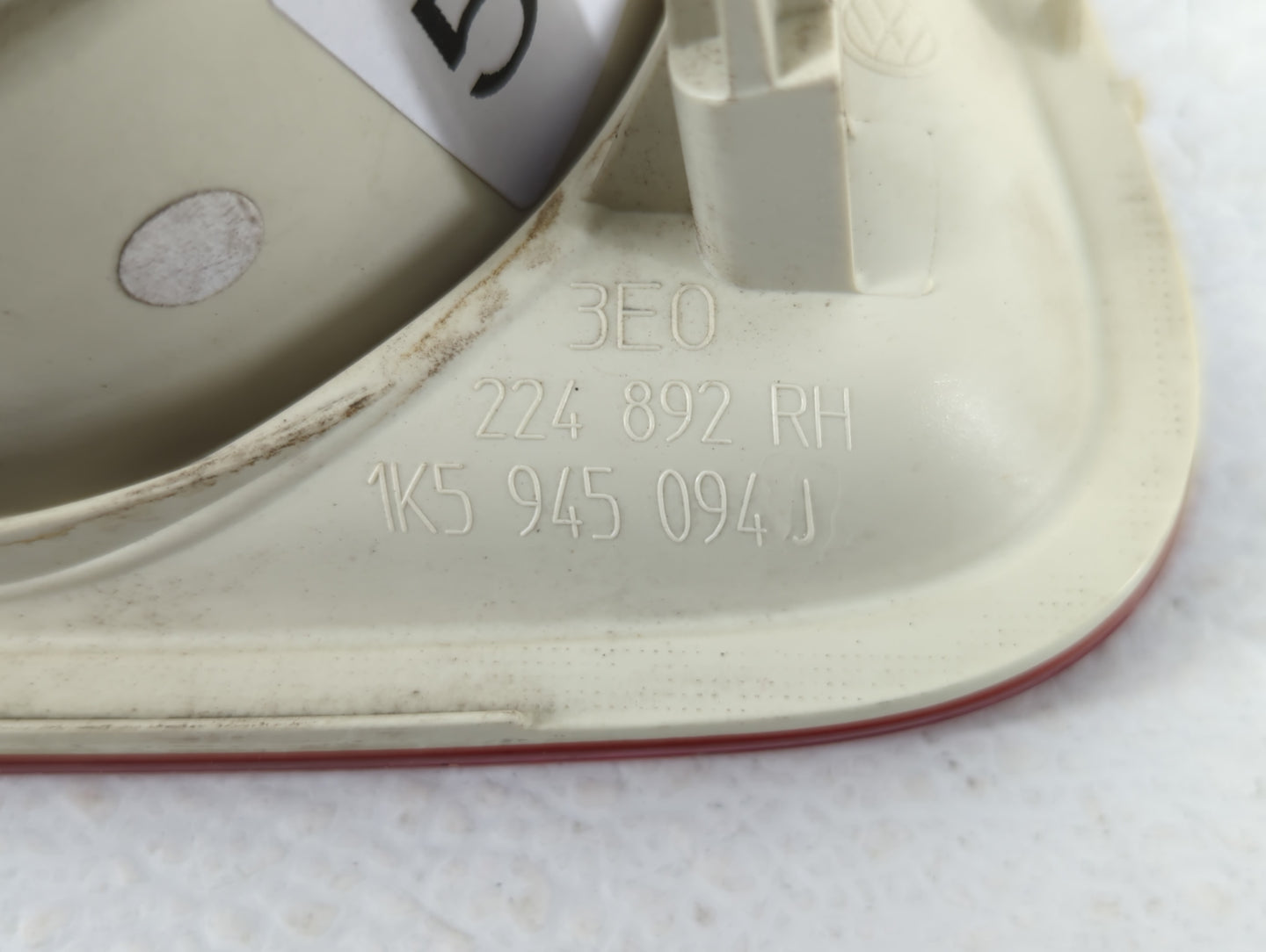 2005-2007 Volkswagen Jetta Tail Light Assembly Passenger Right OEM Fits Fits 2005 2006 2007 OEM Used Auto Parts - Oemusedaut