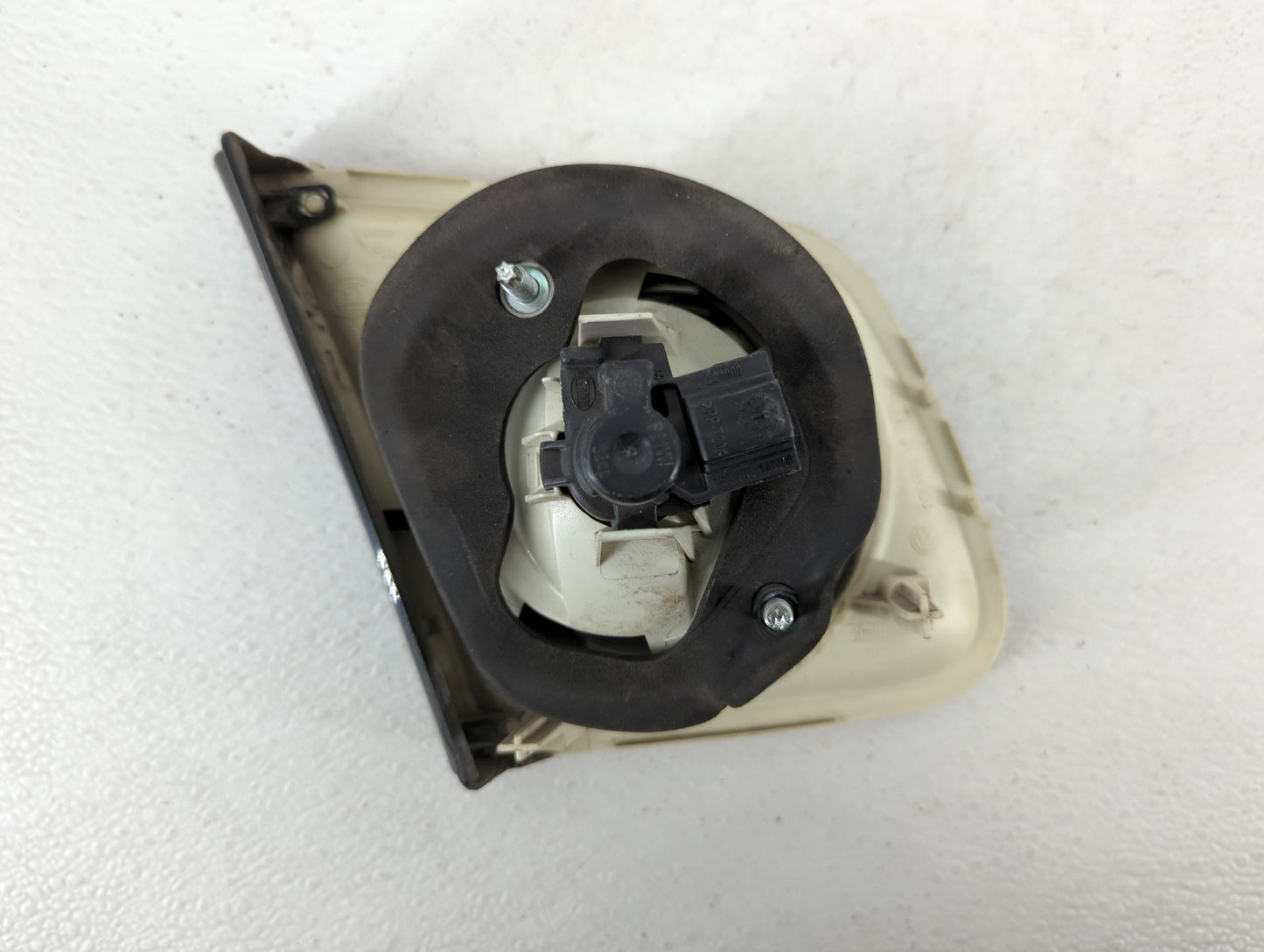 2005-2007 Volkswagen Jetta Tail Light Assembly Passenger Right OEM Fits Fits 2005 2006 2007 OEM Used Auto Parts - Oemusedaut