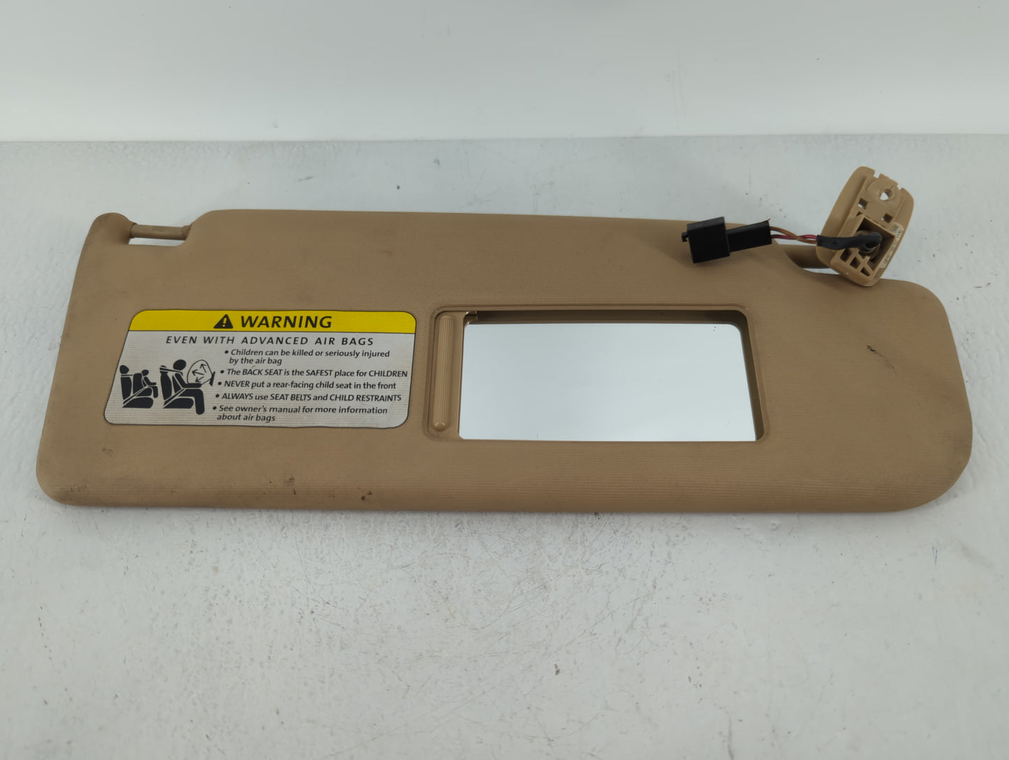 2005-2006 Volkswagen Jetta Sun Visor Shade Replacement Passenger Right Mirror Fits Fits 2005 2006 2007 2008 2009 OEM Used Au