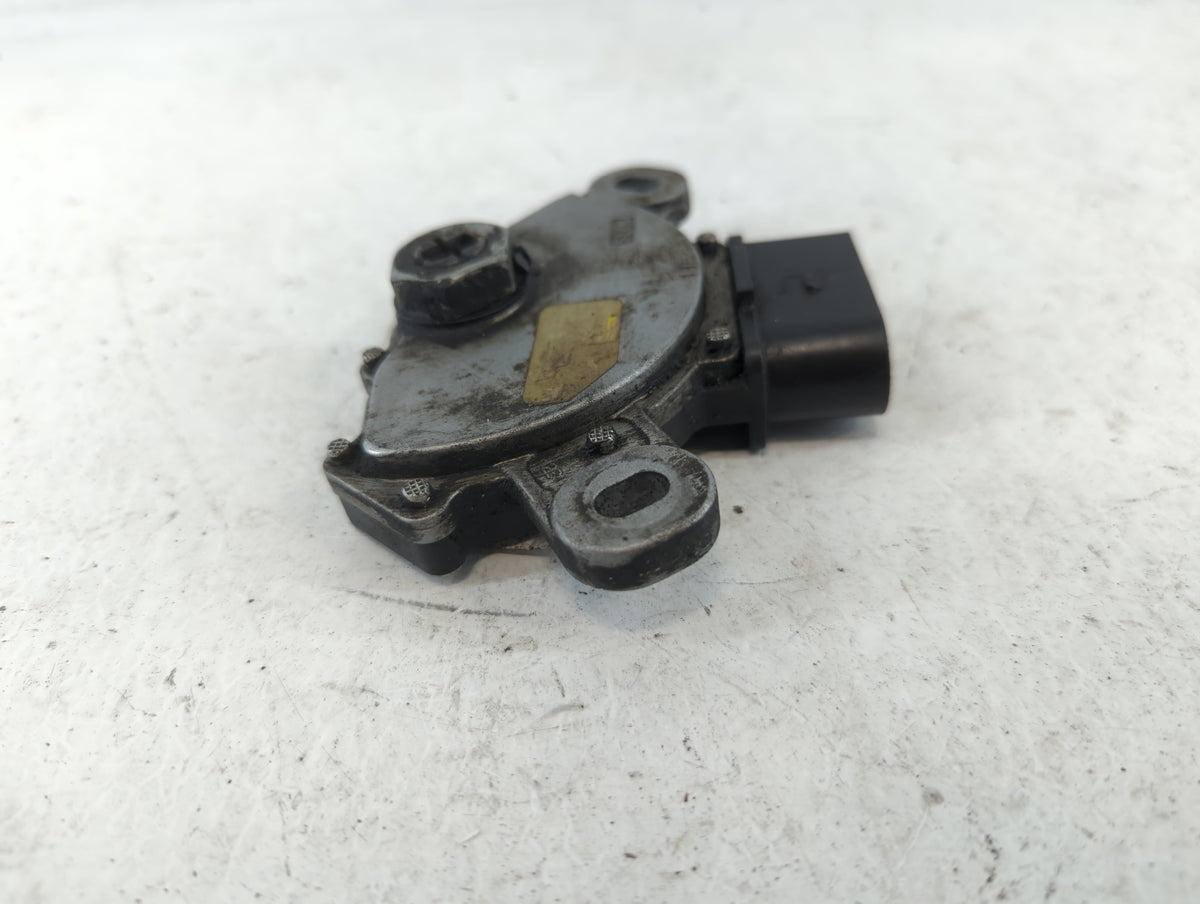 2006 Volkswagen Jetta  GEARBOX TRANSMISSION NEUTRAL SWITCH - Oemusedautoparts1.com