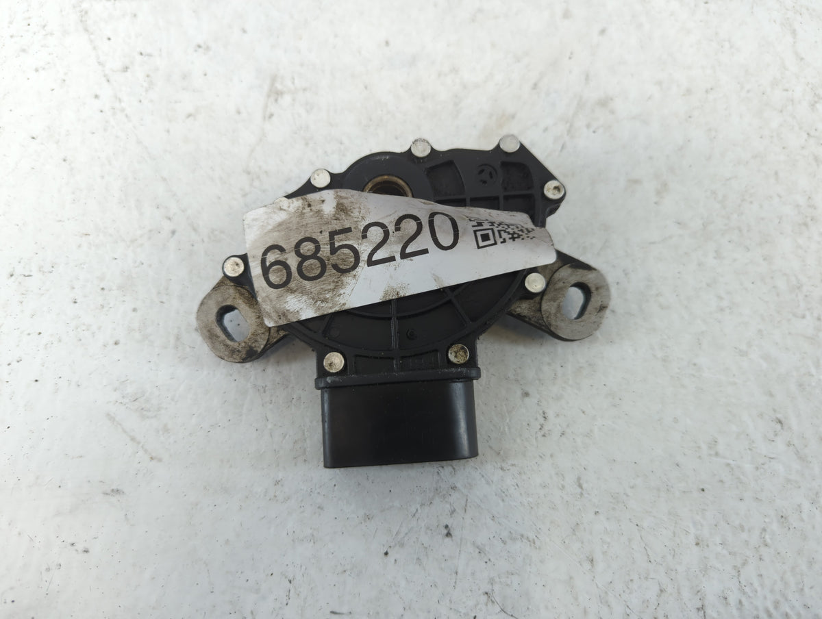 2006 Volkswagen Jetta  GEARBOX TRANSMISSION NEUTRAL SWITCH - Oemusedautoparts1.com