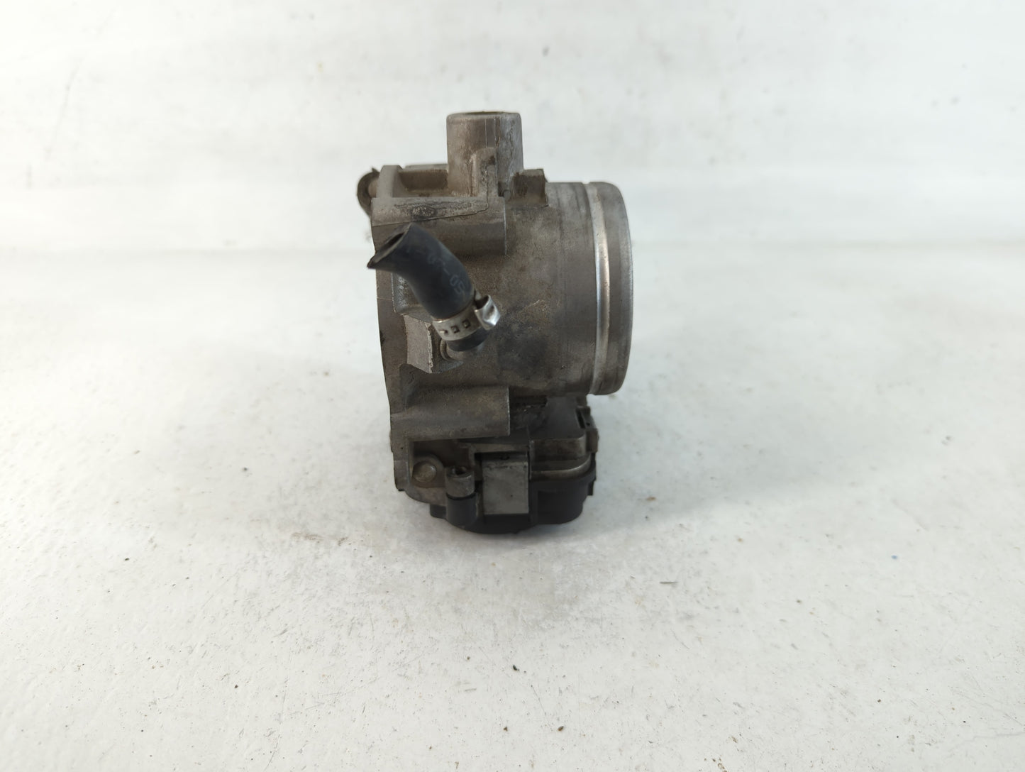 2005-2006 Volkswagen Jetta Throttle Body P/N:07K 159 062 Fits Fits 2005 2006 OEM Used Auto Parts - Oemusedautoparts1.com