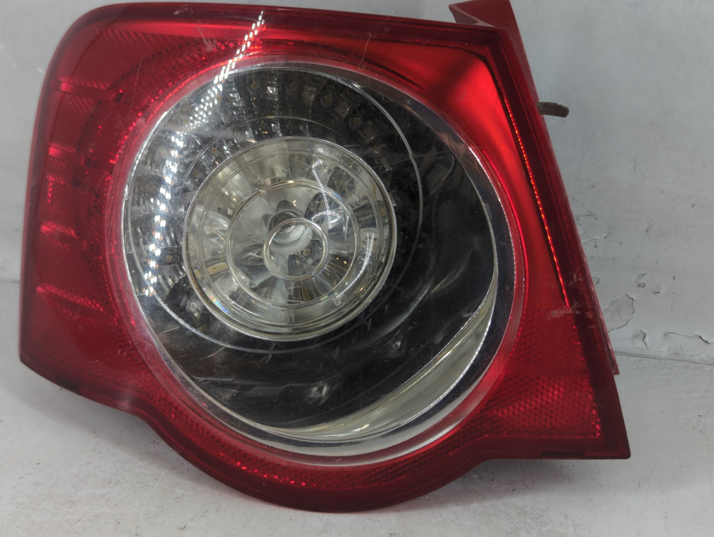 2006-2010 Volkswagen Passat Tail Light Assembly Driver Left OEM P/N:3C5 945 095 D Fits Fits 2006 2007 2008 2009 2010 OEM Use