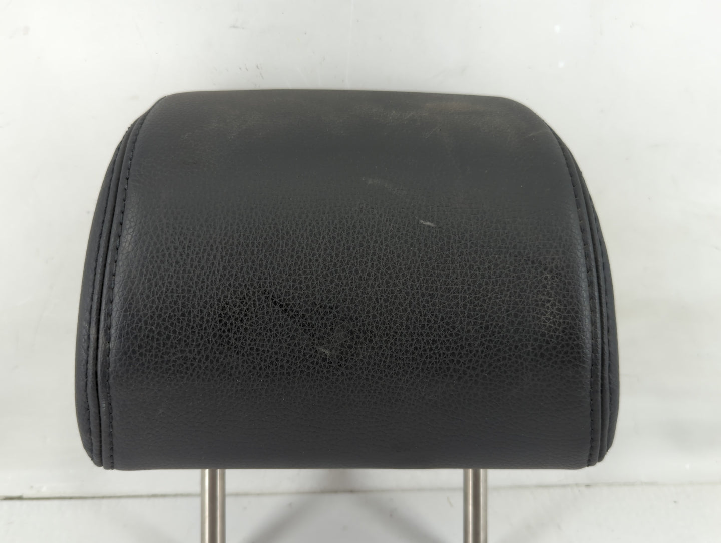2006 Volkswagen Passat Headrest Head Rest Rear Seat Fits OEM Used Auto Parts - Oemusedautoparts1.com