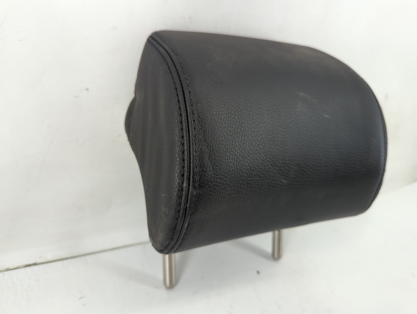 2006 Volkswagen Passat Headrest Head Rest Rear Seat Fits OEM Used Auto Parts - Oemusedautoparts1.com
