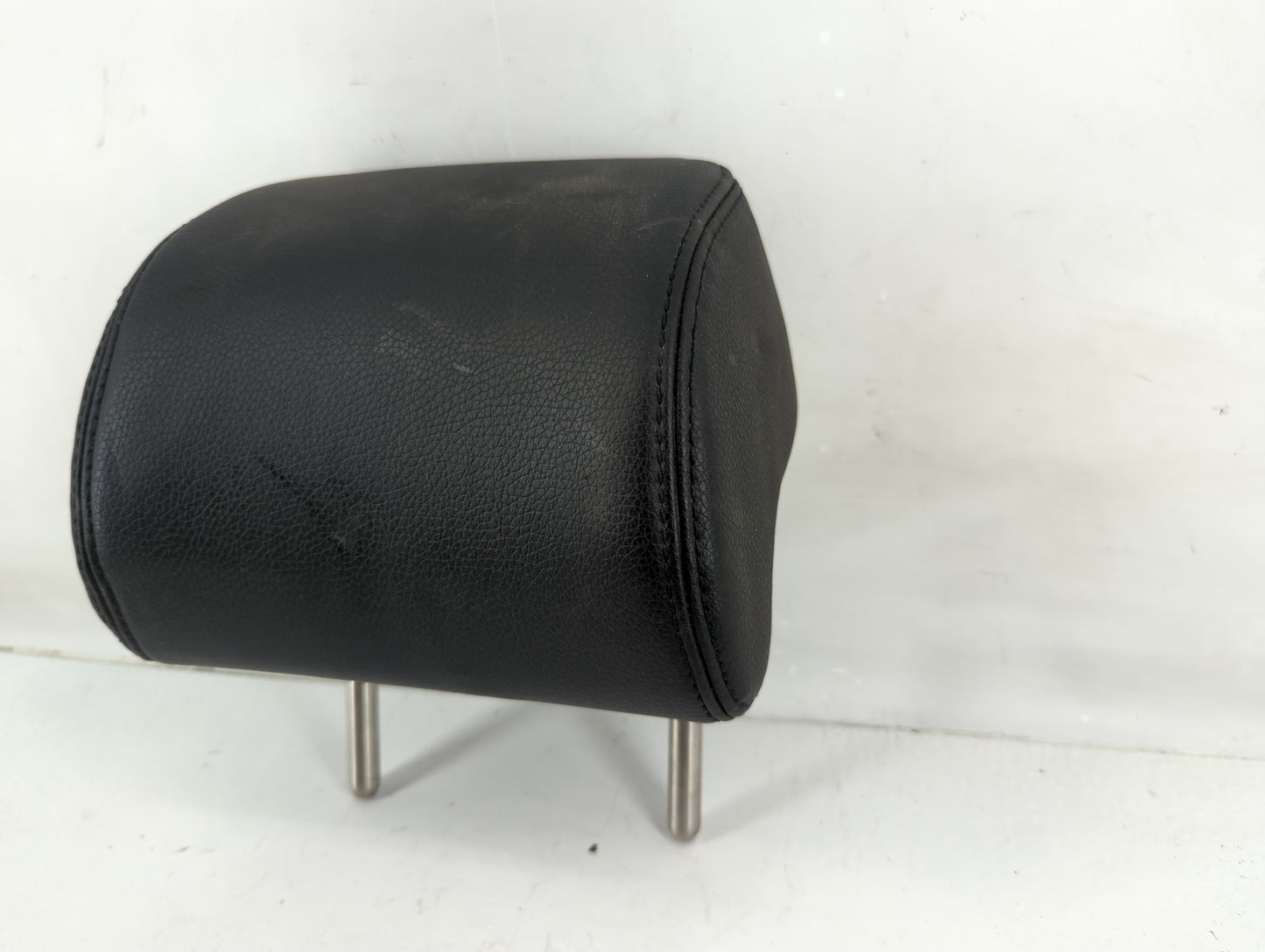 2006 Volkswagen Passat Headrest Head Rest Rear Seat Fits OEM Used Auto Parts - Oemusedautoparts1.com