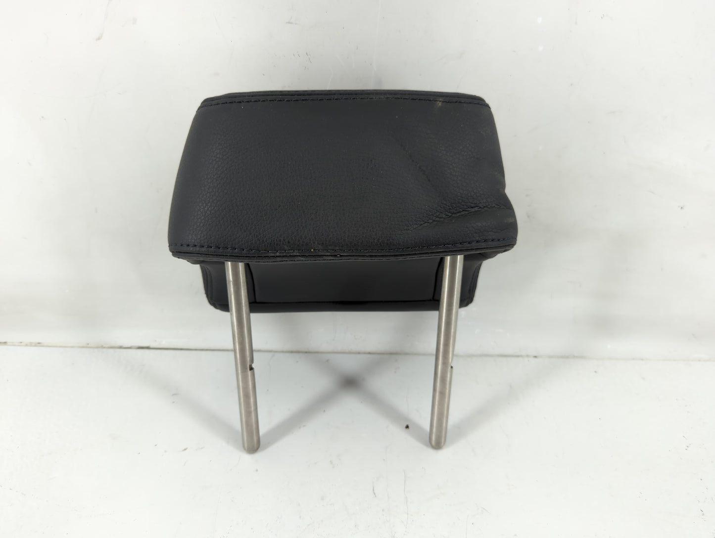 2006 Volkswagen Passat Headrest Head Rest Rear Seat Fits OEM Used Auto Parts - Oemusedautoparts1.com