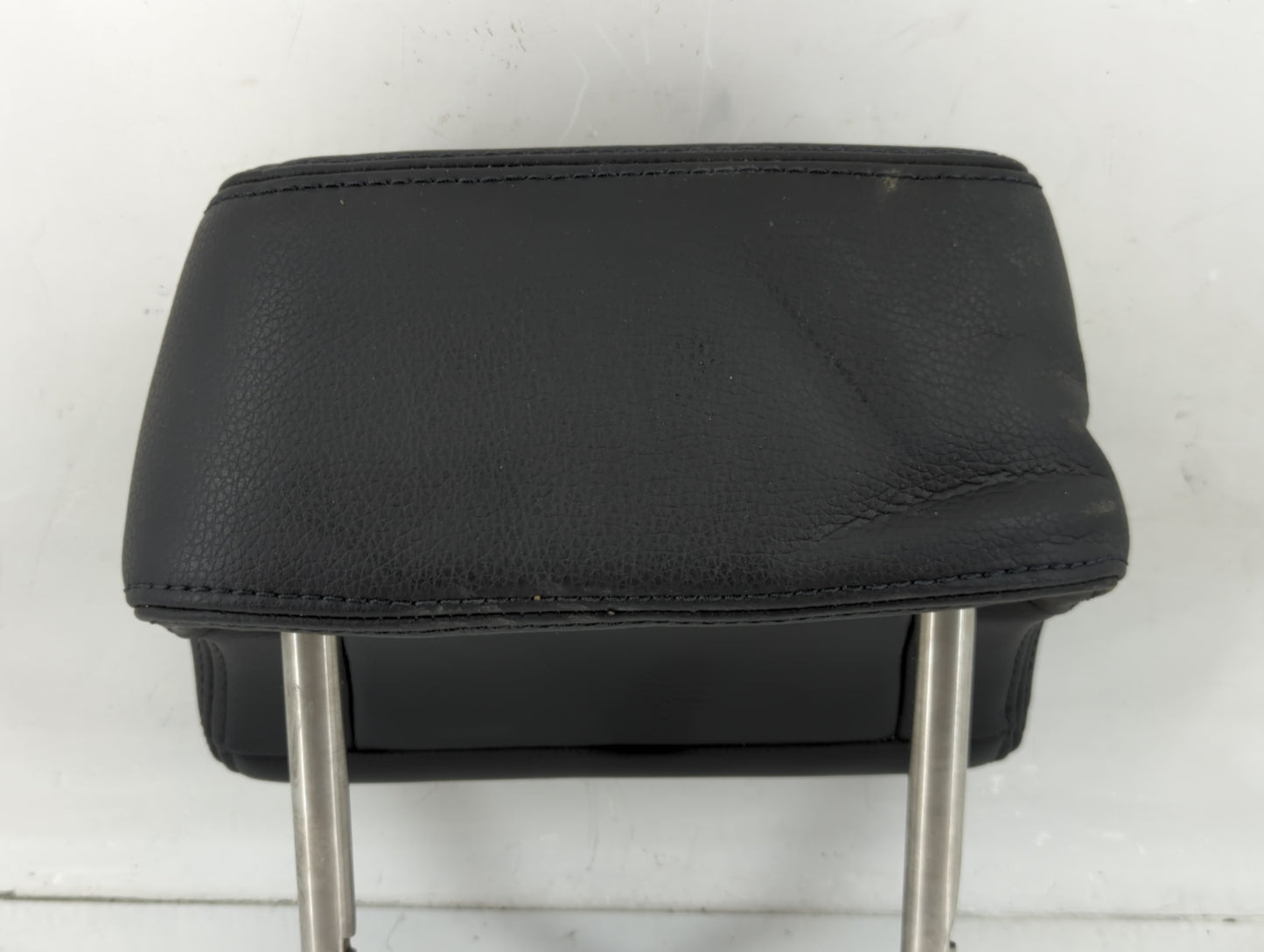 2006 Volkswagen Passat Headrest Head Rest Rear Seat Fits OEM Used Auto Parts - Oemusedautoparts1.com