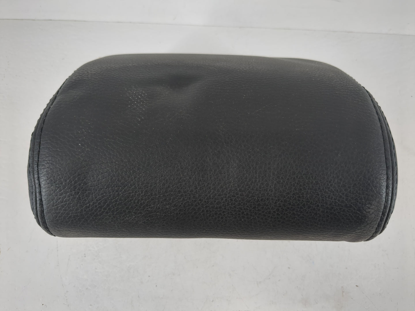 2006 Volkswagen Passat Headrest Head Rest Rear Center Seat Fits OEM Used Auto Parts - Oemusedautoparts1.com