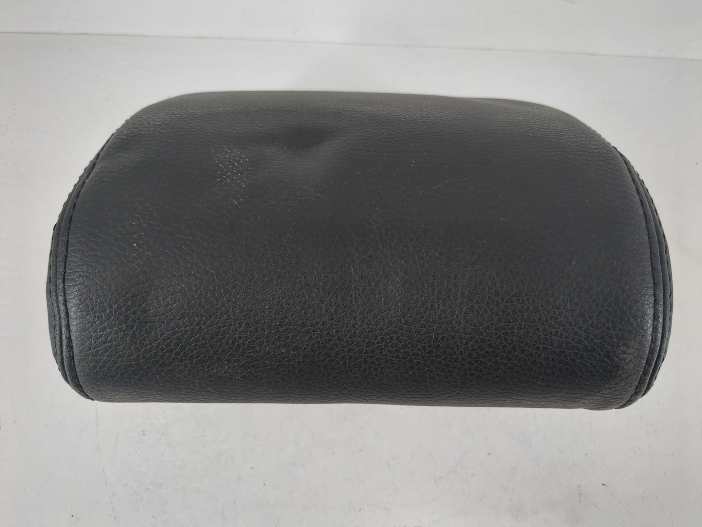 2006 Volkswagen Passat Headrest Head Rest Rear Center Seat Fits OEM Used Auto Parts - Oemusedautoparts1.com