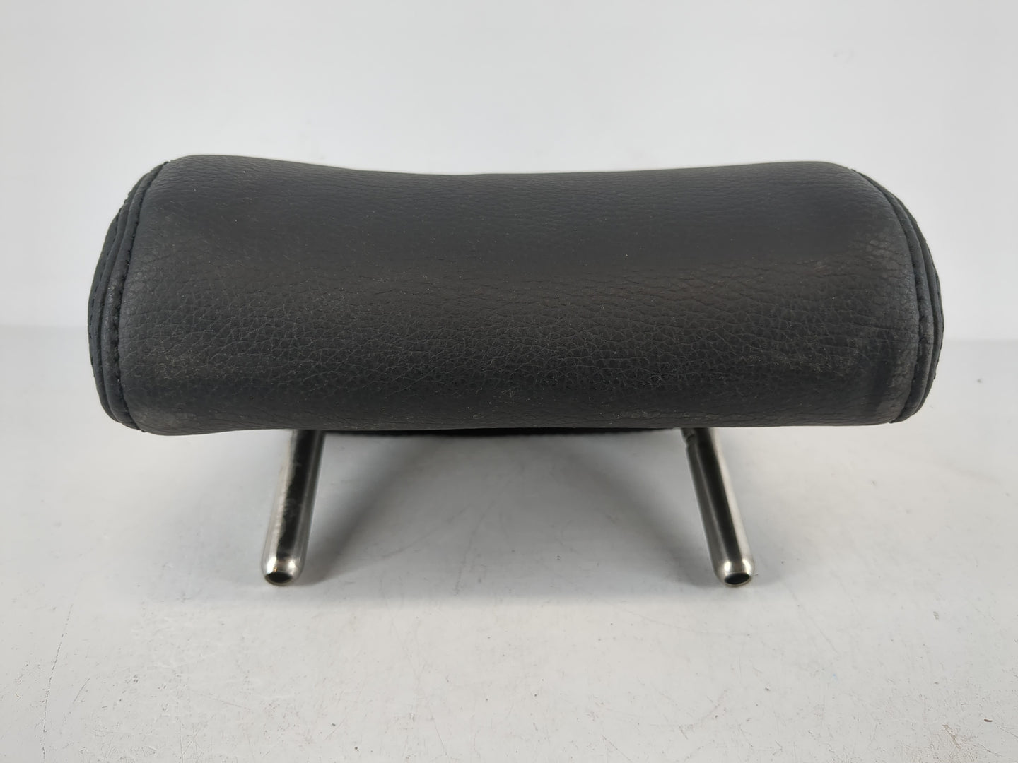 2006 Volkswagen Passat Headrest Head Rest Rear Center Seat Fits OEM Used Auto Parts - Oemusedautoparts1.com