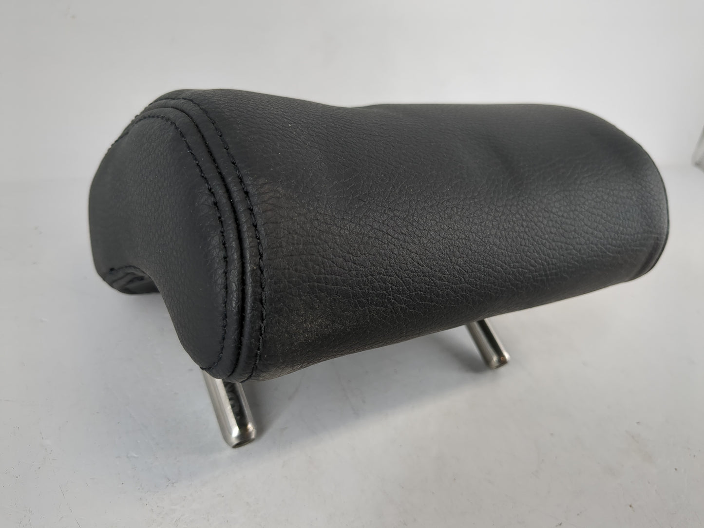 2006 Volkswagen Passat Headrest Head Rest Rear Center Seat Fits OEM Used Auto Parts - Oemusedautoparts1.com