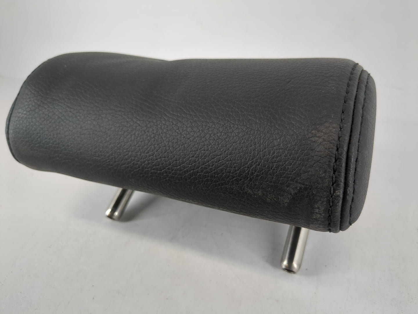2006 Volkswagen Passat Headrest Head Rest Rear Center Seat Fits OEM Used Auto Parts - Oemusedautoparts1.com