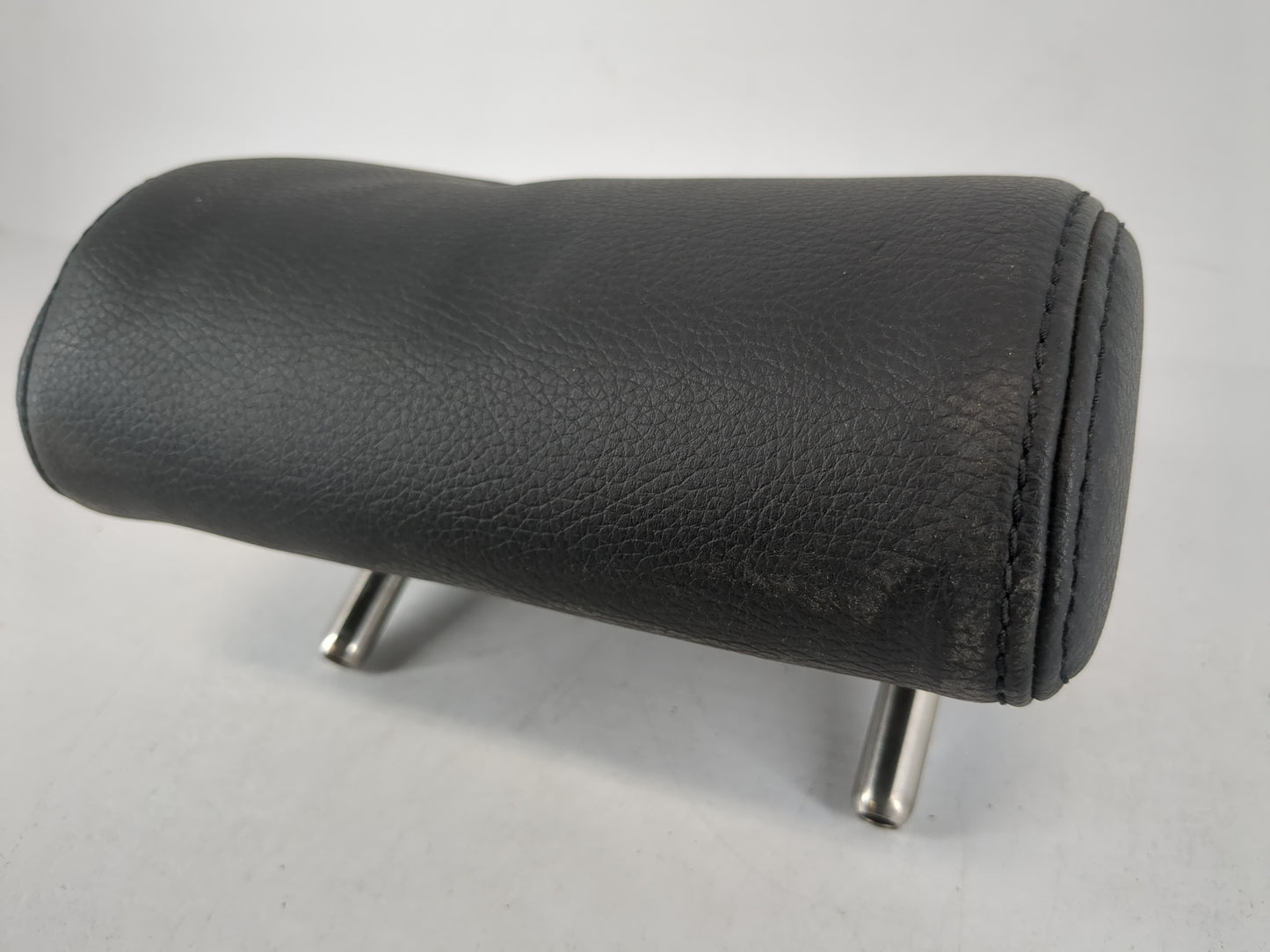 2006 Volkswagen Passat Headrest Head Rest Rear Center Seat Fits OEM Used Auto Parts - Oemusedautoparts1.com