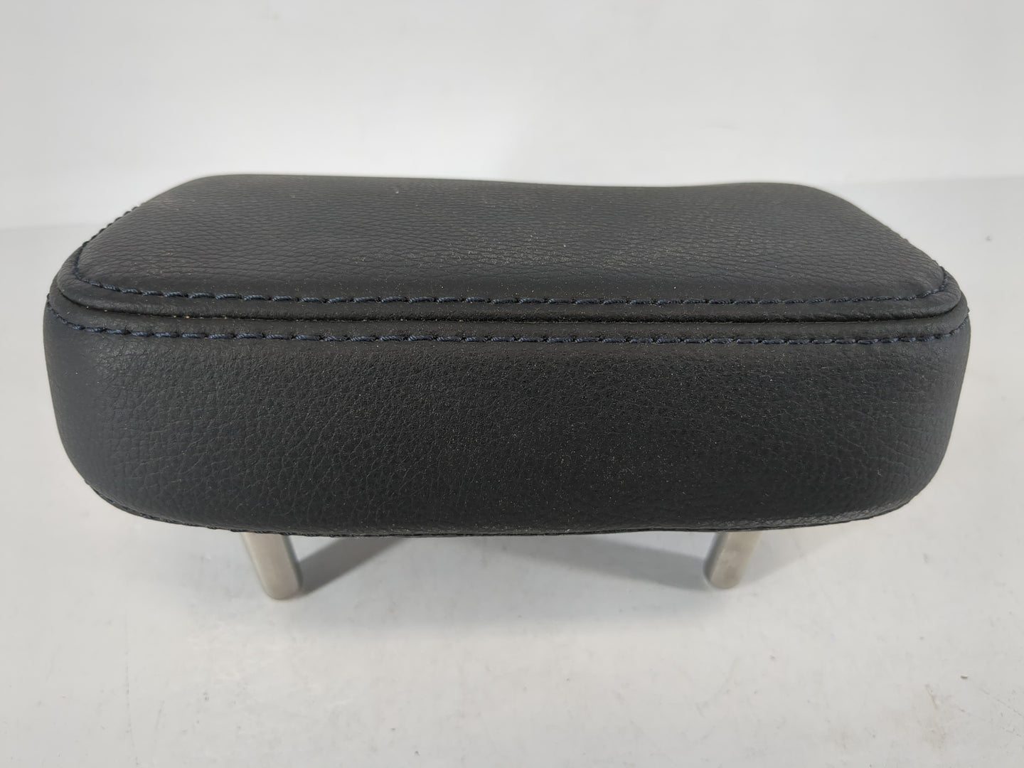 2006 Volkswagen Passat Headrest Head Rest Rear Center Seat Fits OEM Used Auto Parts - Oemusedautoparts1.com