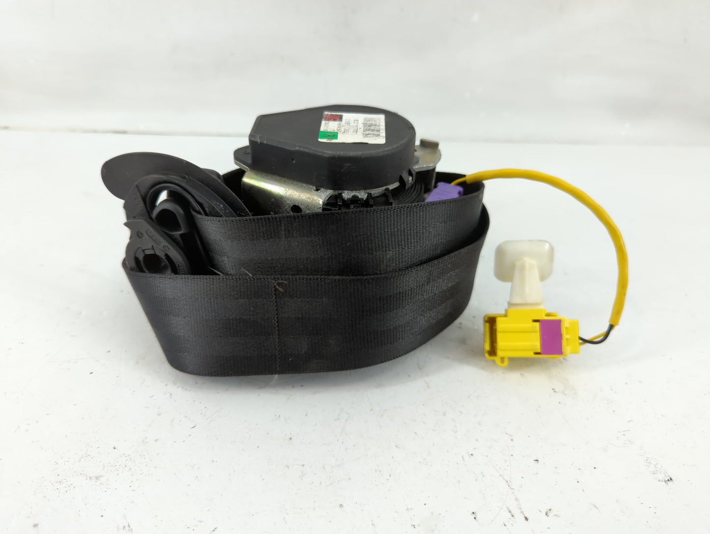 2006-2010 Volkswagen Passat Passenger Front Seatbelt Retractor - Oemusedautoparts1.com