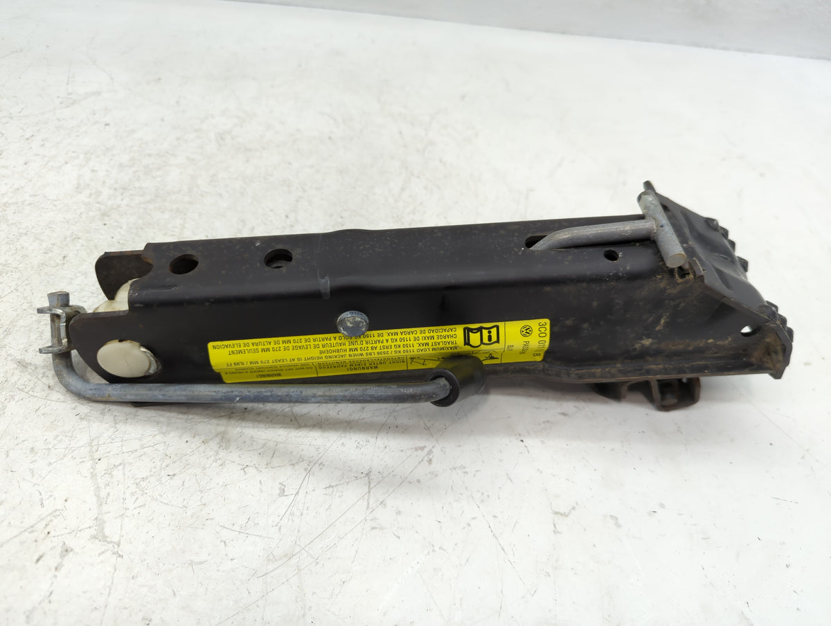 2006 Volkswagen Passat Spare Scissor Car Jack - Oemusedautoparts1.com