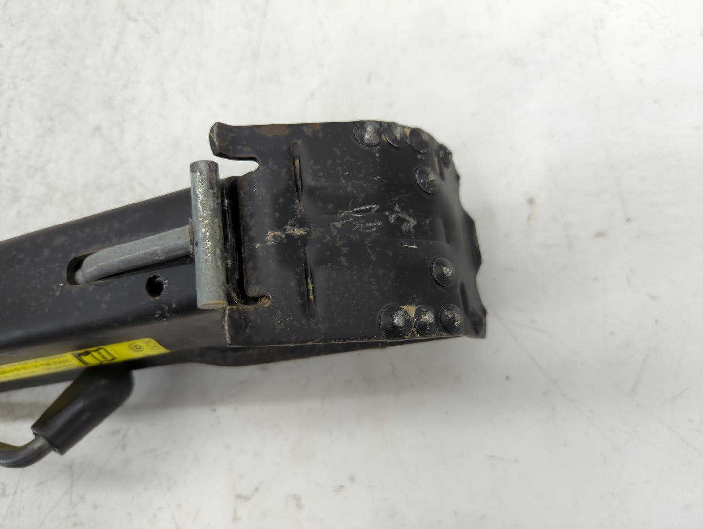 2006 Volkswagen Passat Spare Scissor Car Jack - Oemusedautoparts1.com