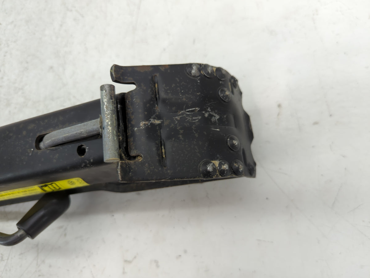 2006 Volkswagen Passat Spare Scissor Car Jack - Oemusedautoparts1.com