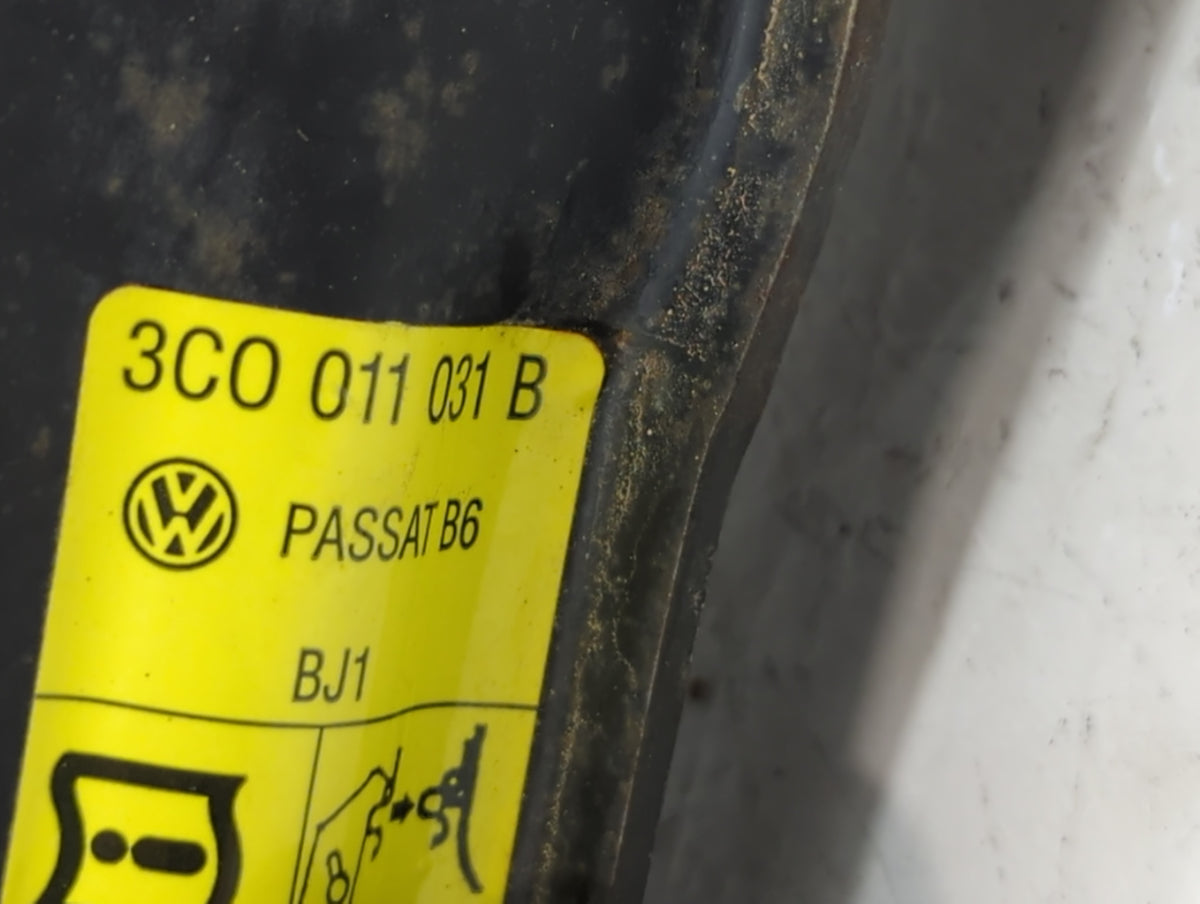 2006 Volkswagen Passat Spare Scissor Car Jack - Oemusedautoparts1.com