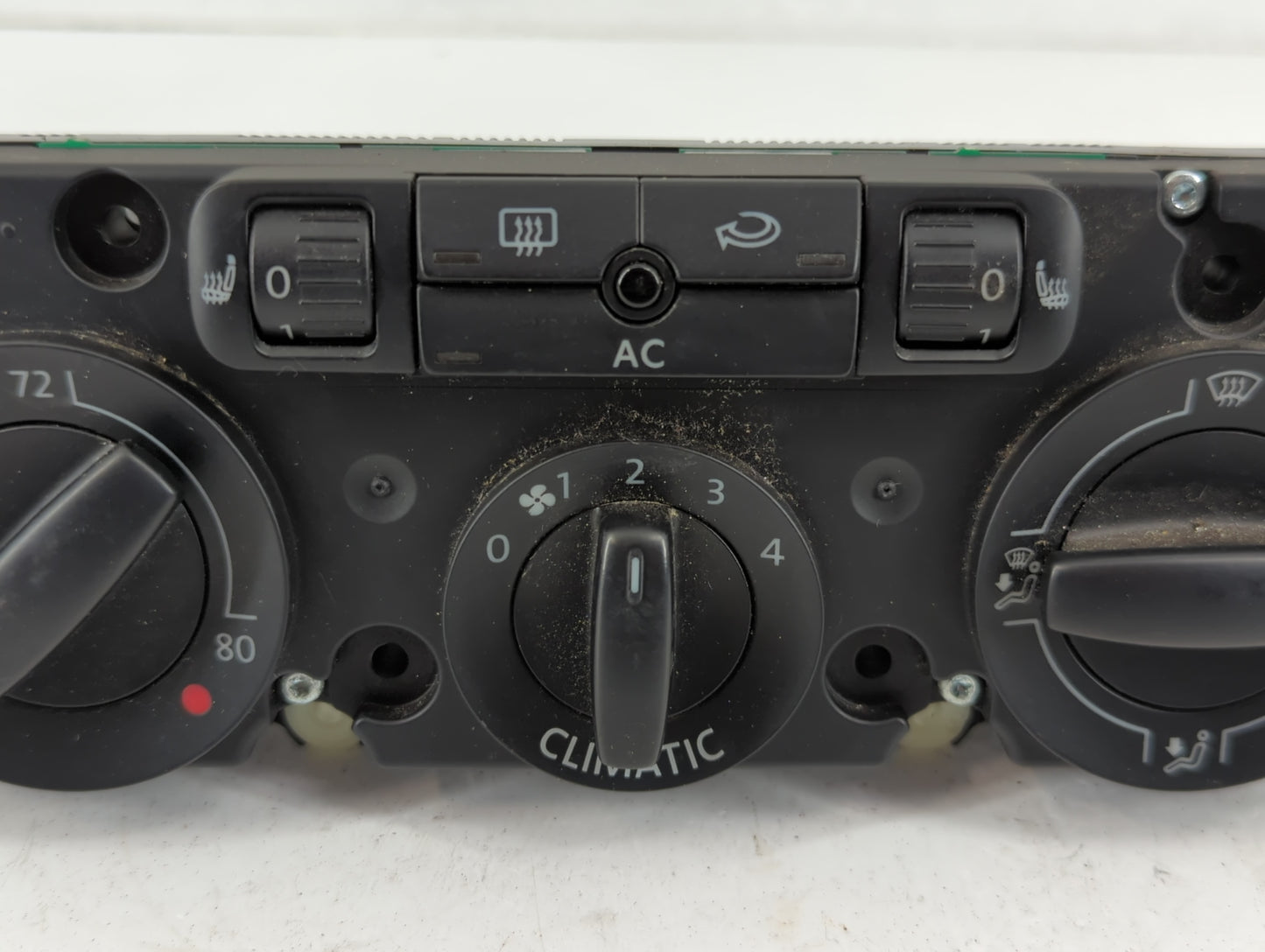 2006 Volkswagen Passat Climate Control Module Temperature AC/Heater Replacement P/N:5HB 008 719-55 Fits OEM Used Auto Parts 
