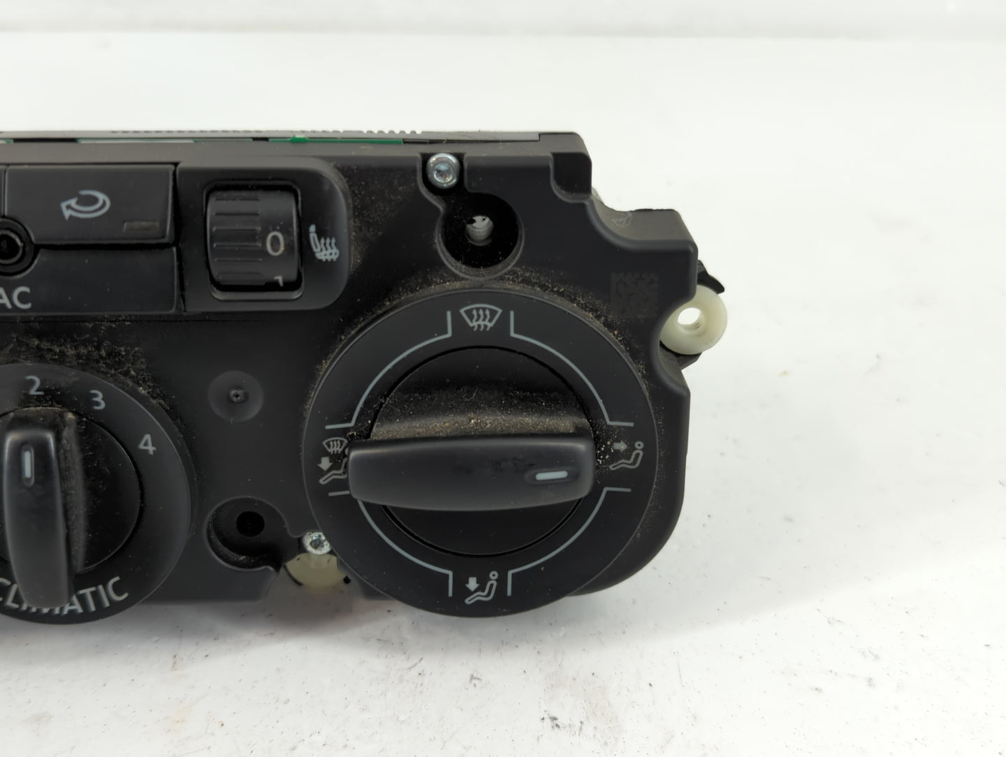 2006 Volkswagen Passat Climate Control Module Temperature AC/Heater Replacement P/N:5HB 008 719-55 Fits OEM Used Auto Parts 