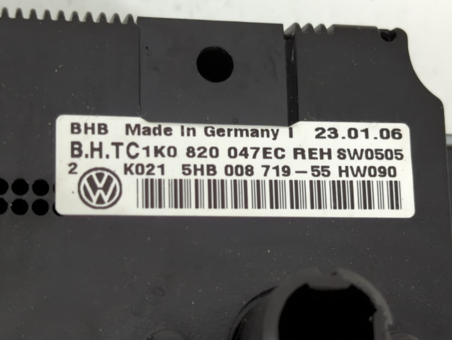 2006 Volkswagen Passat Climate Control Module Temperature AC/Heater Replacement P/N:5HB 008 719-55 Fits OEM Used Auto Parts 